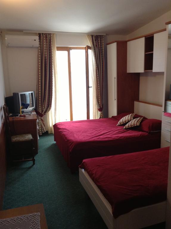 Pansion Laguna Metajna Habitación foto